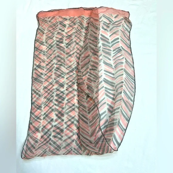Shear Scarf Pink Gray Print Rectangle Rolled Edge 14"x 42" Unbranded Lightweight - Picture 6 of 6